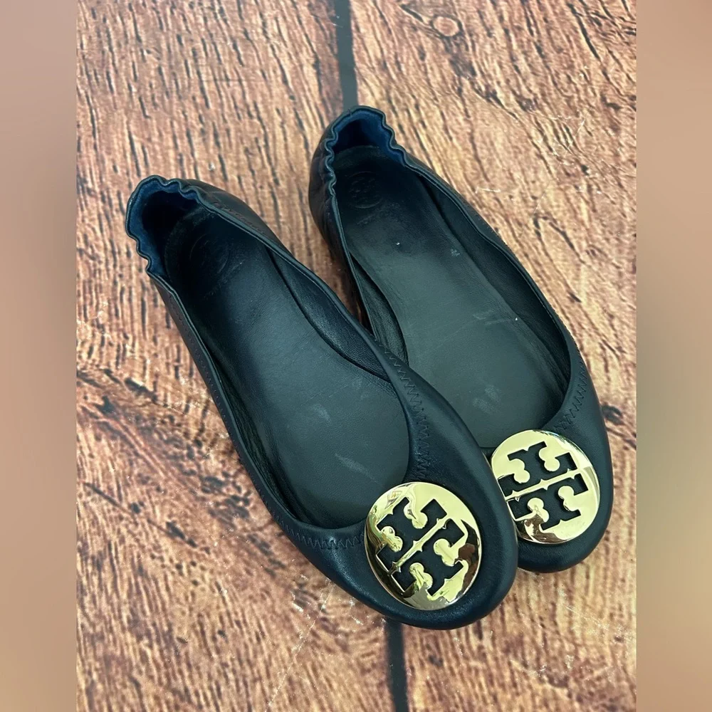 TORY BURCH Reva Blue leather gold metal logo‎ detail ballet flats shoes size 7